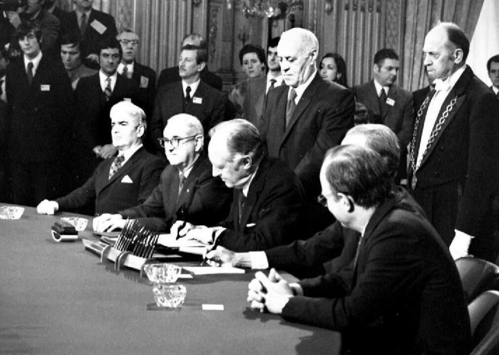 1973: Ceasefire signed